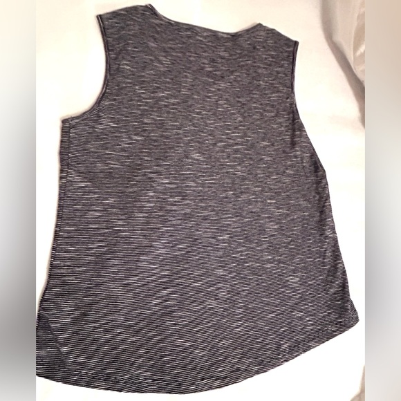 Talbot small/petite sleeveless top. - Picture 4 of 4